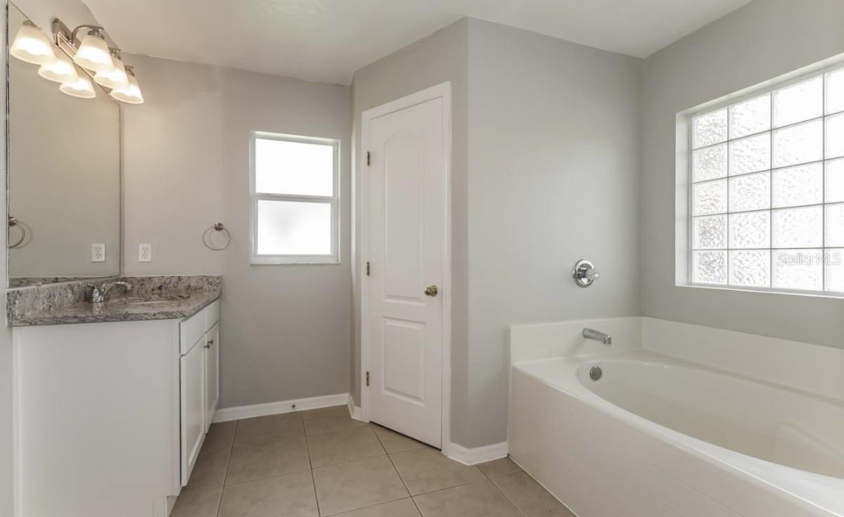 DELTONA LAKES UNIT 16 - Residential Lease