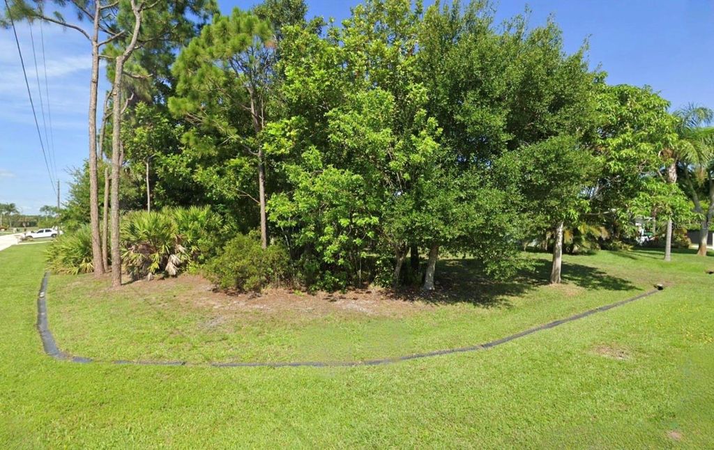 Photo of 1497 SE Griffin Terrace, Port Saint Lucie, FL 34952 (MLS # TB8494138)