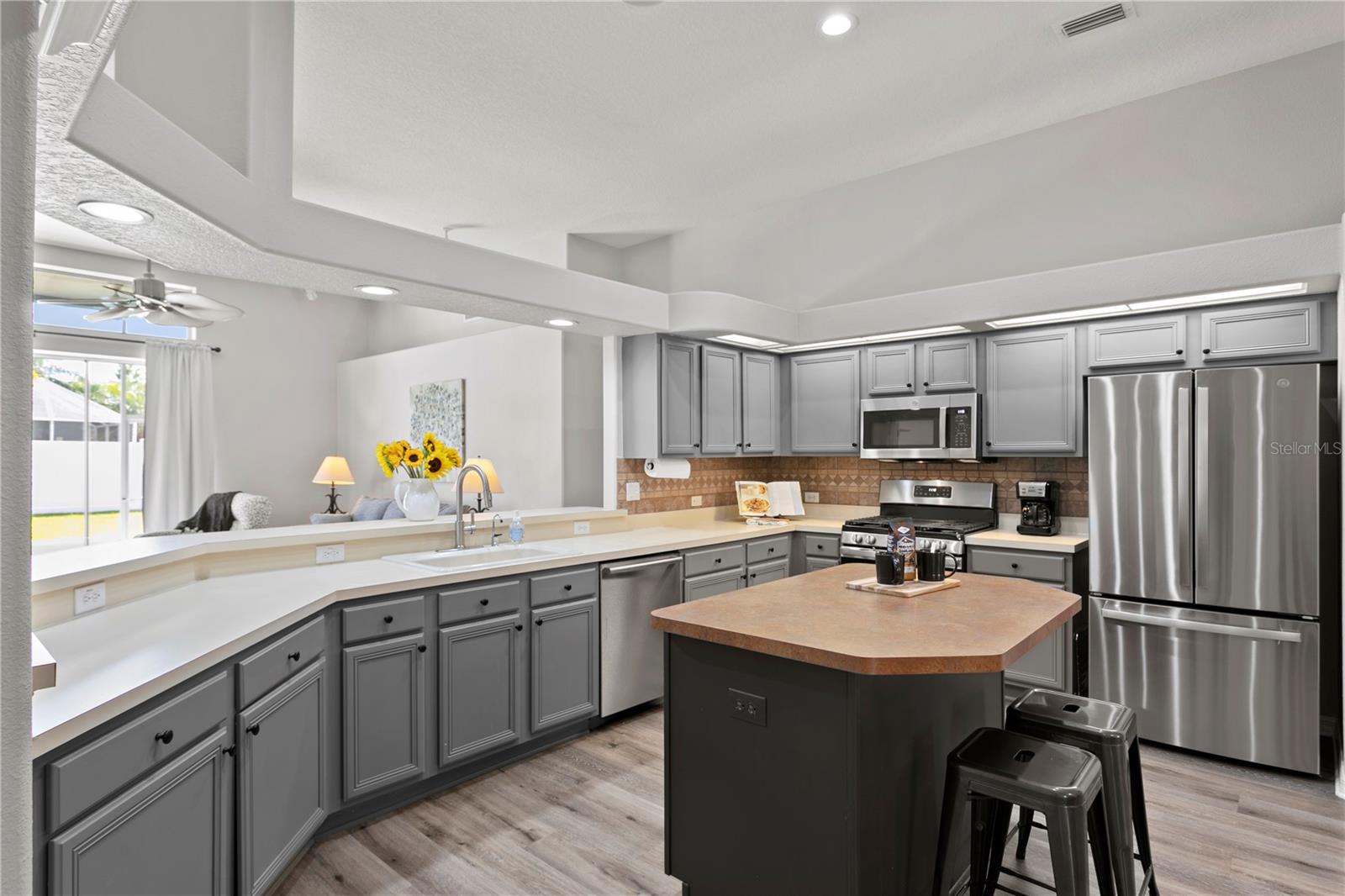 CROSS CREEK - Residential