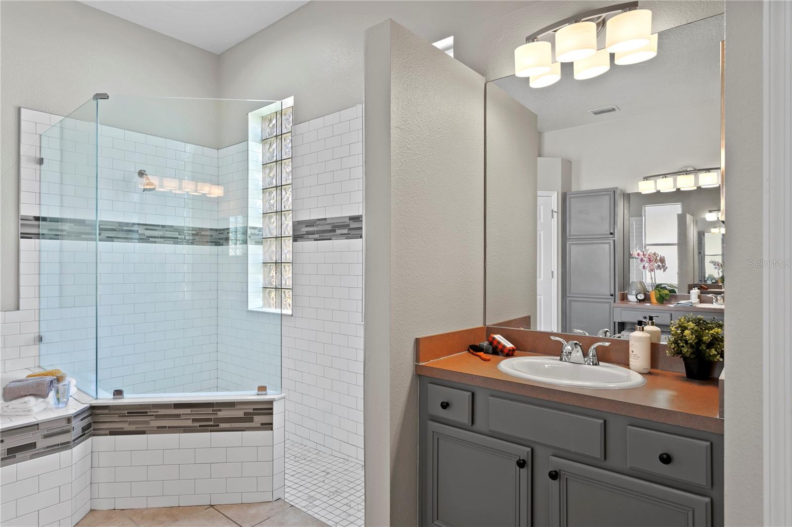 CROSS CREEK - Residential