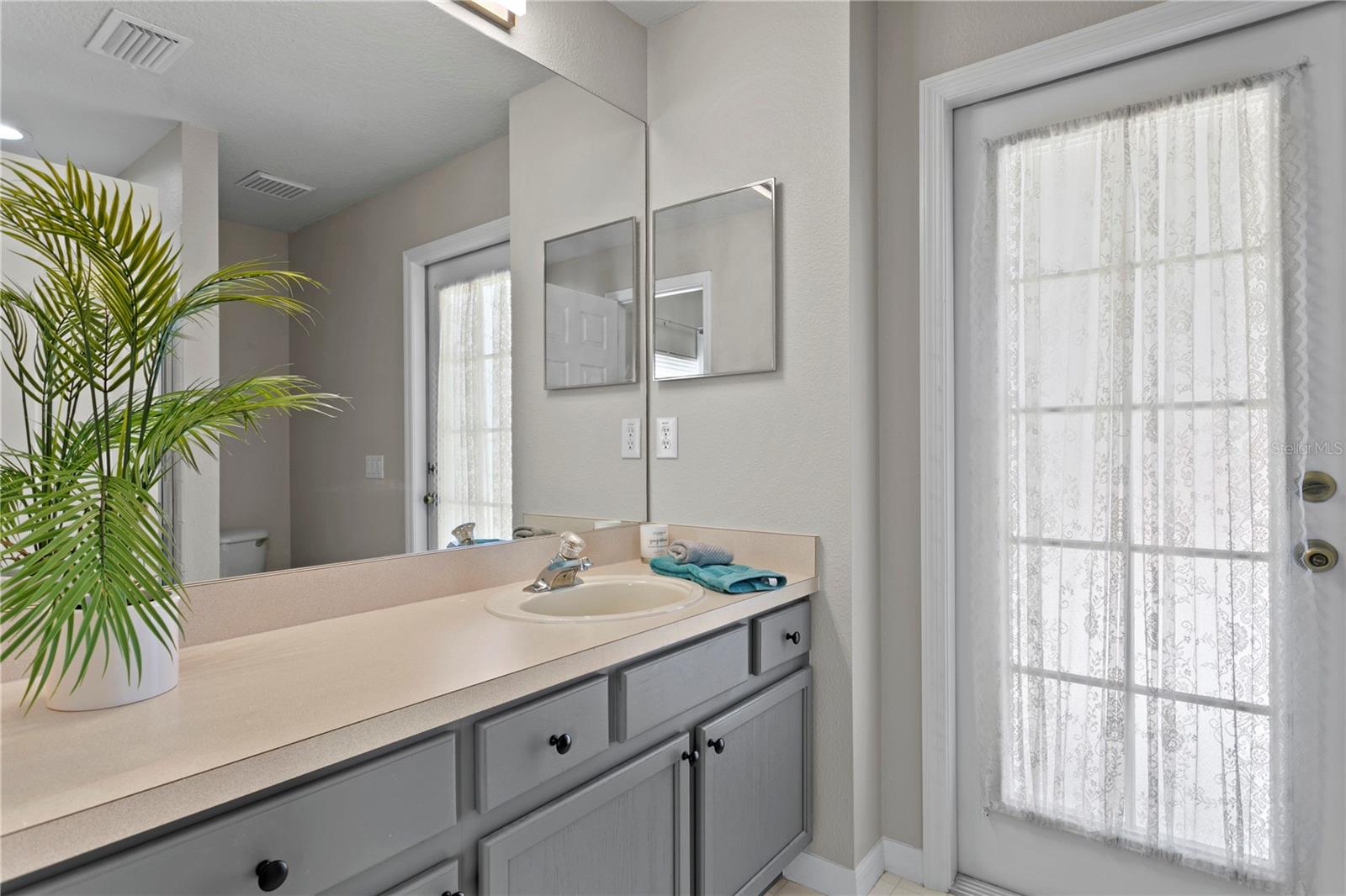 CROSS CREEK - Residential