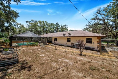 A home in LAKE WALES