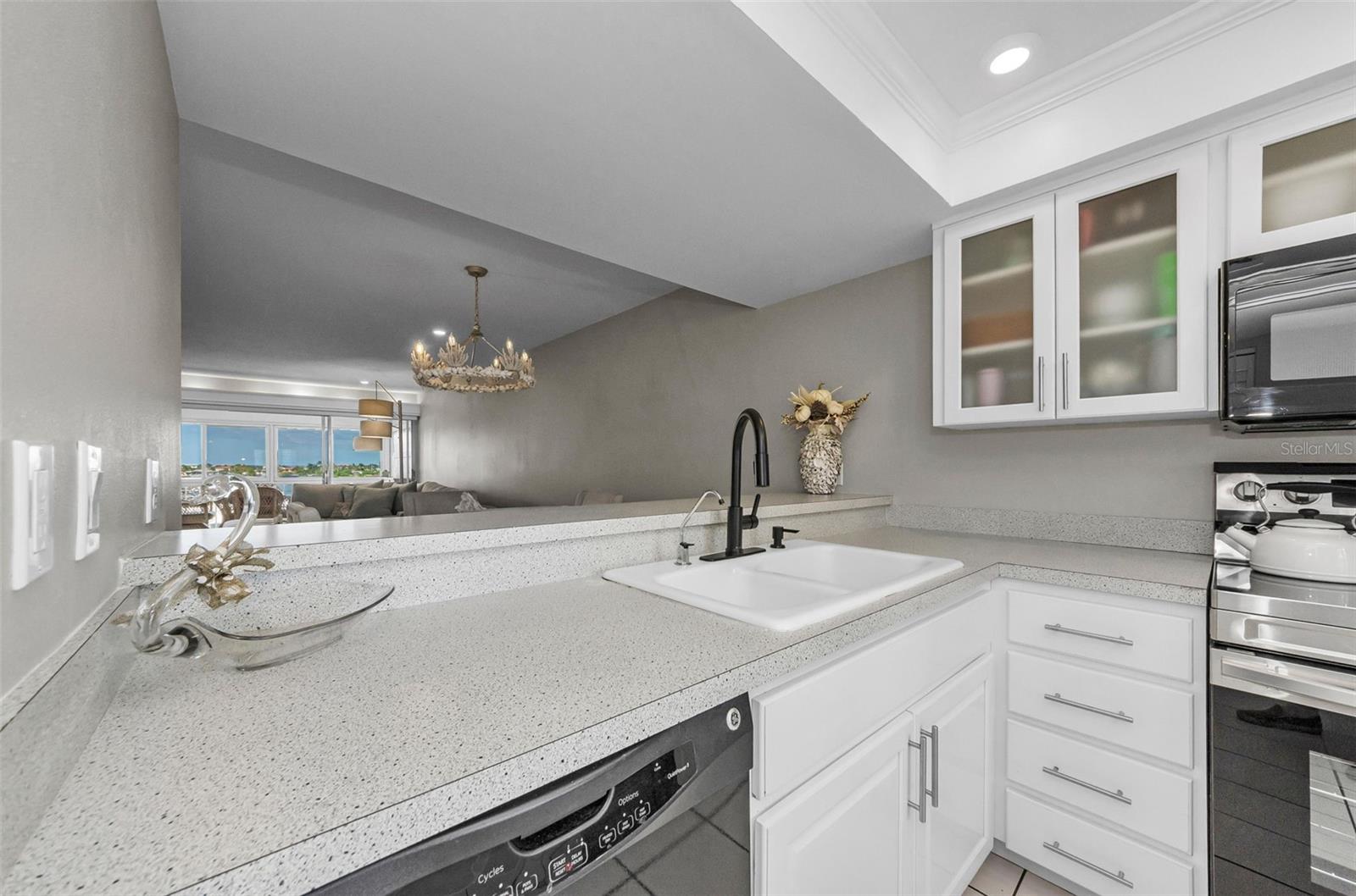 ISLANDER THE CONDO - Residential Lease