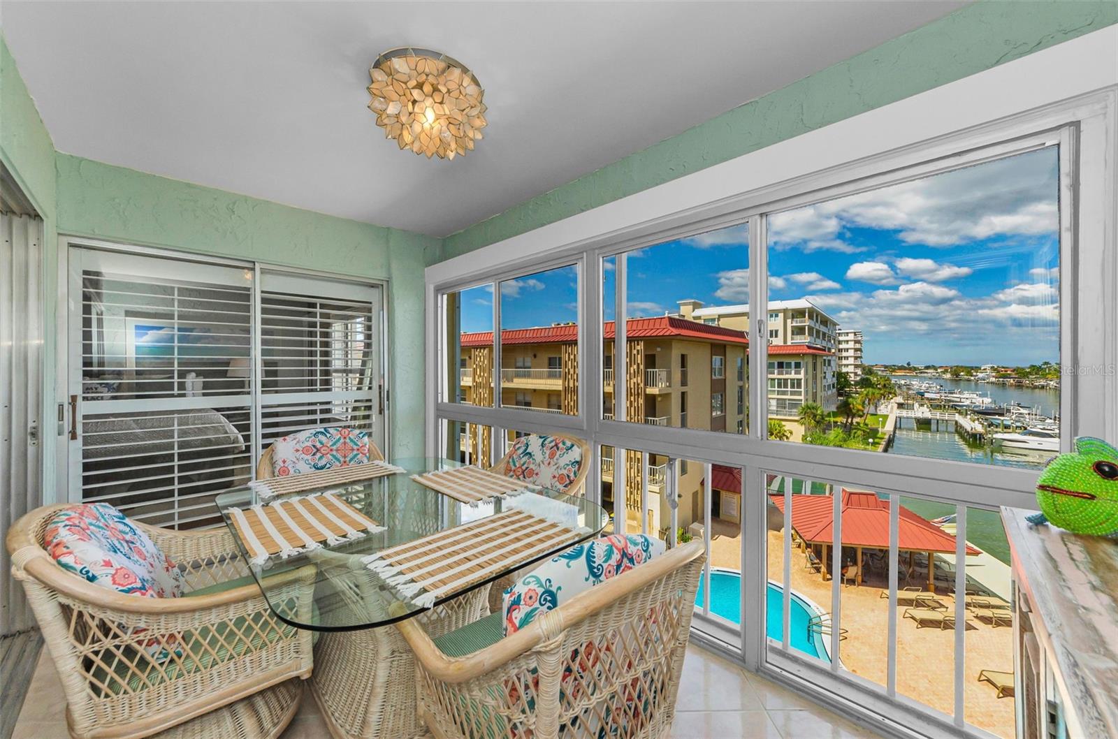 ISLANDER THE CONDO - Residential Lease