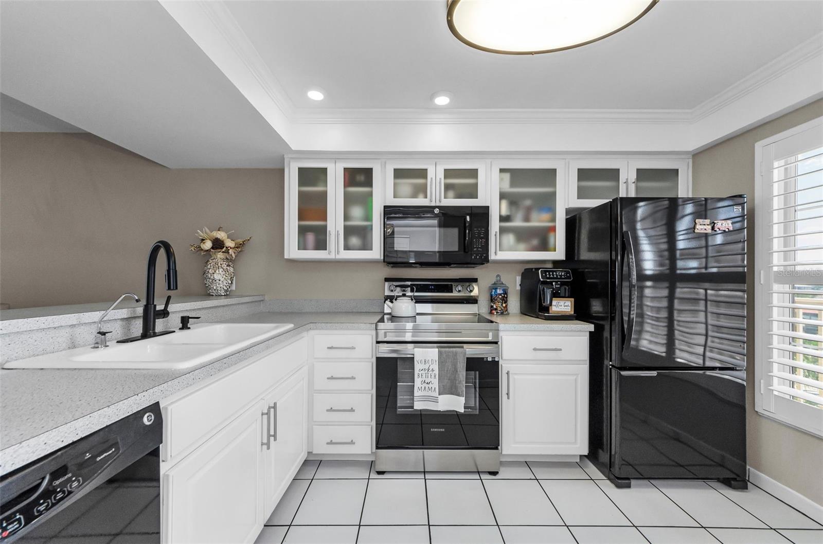 ISLANDER THE CONDO - Residential Lease