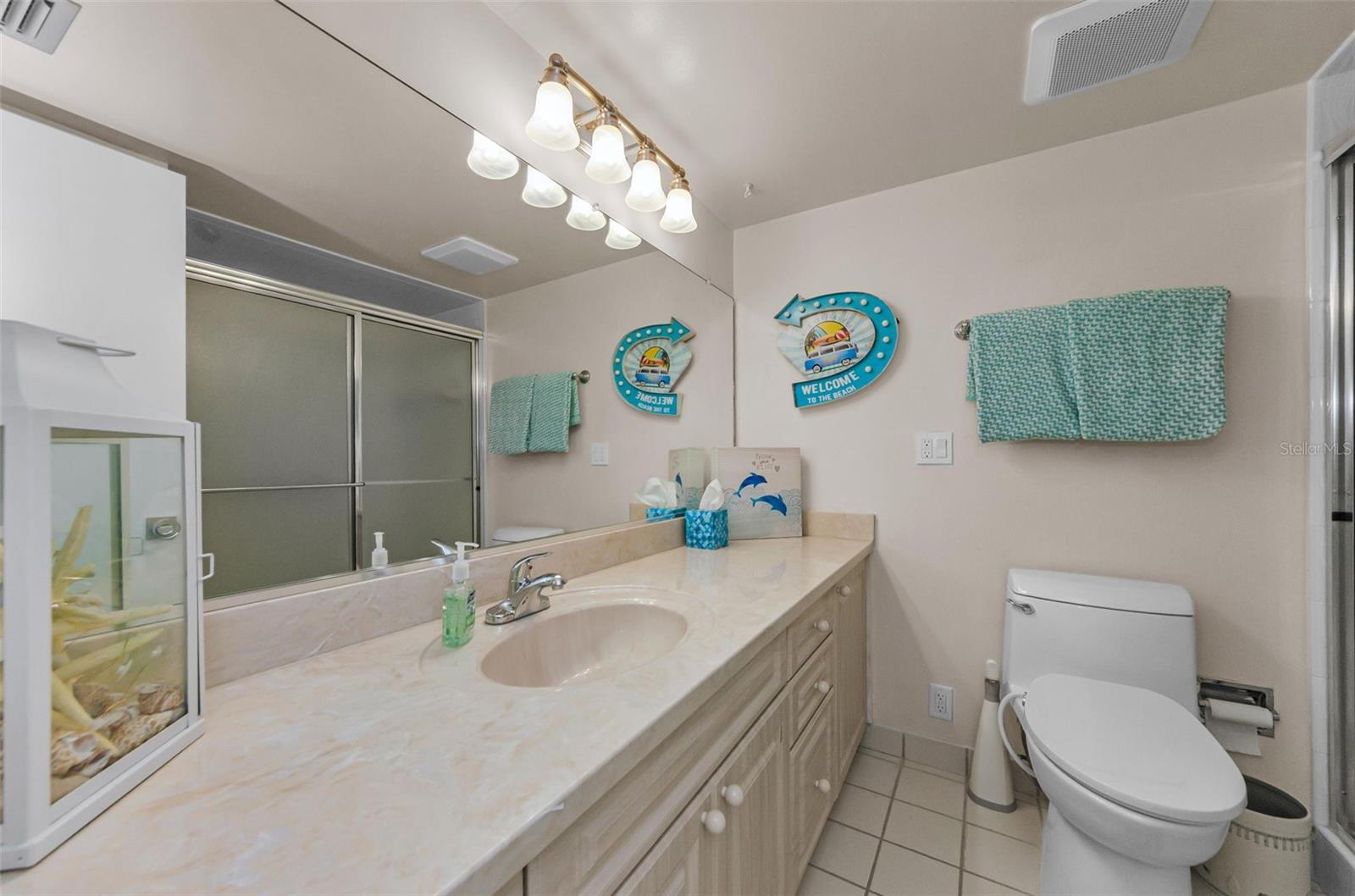 ISLANDER THE CONDO - Residential Lease