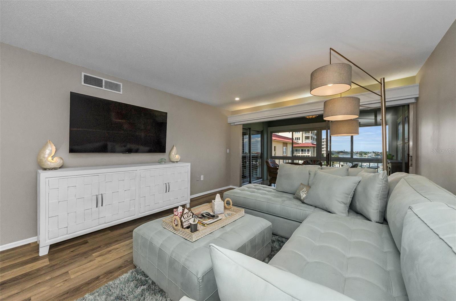 ISLANDER THE CONDO - Residential Lease