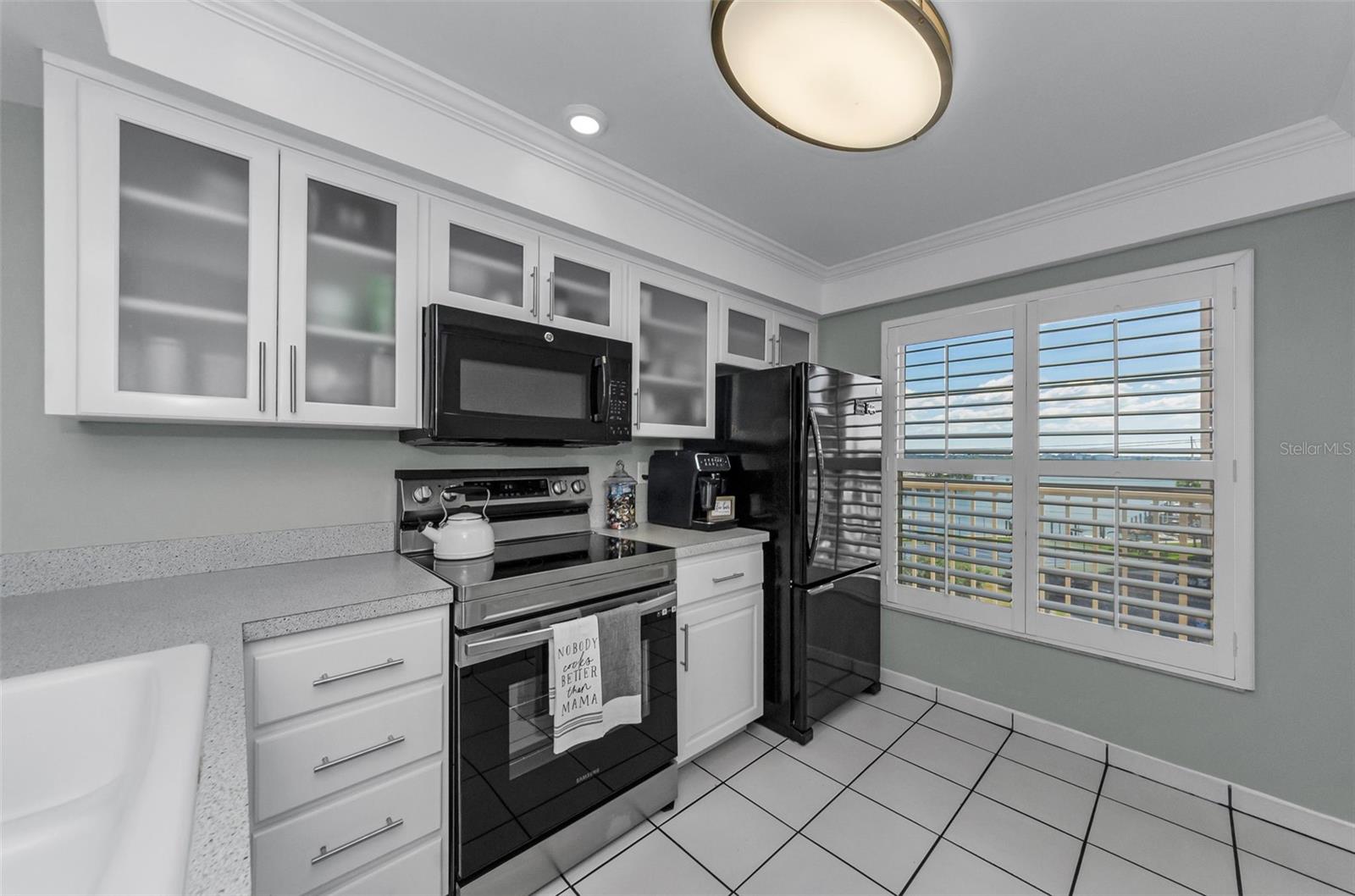 ISLANDER THE CONDO - Residential Lease