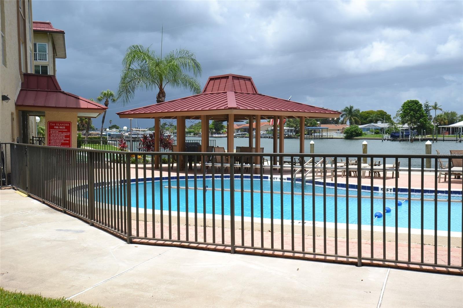 ISLANDER THE CONDO - Residential Lease