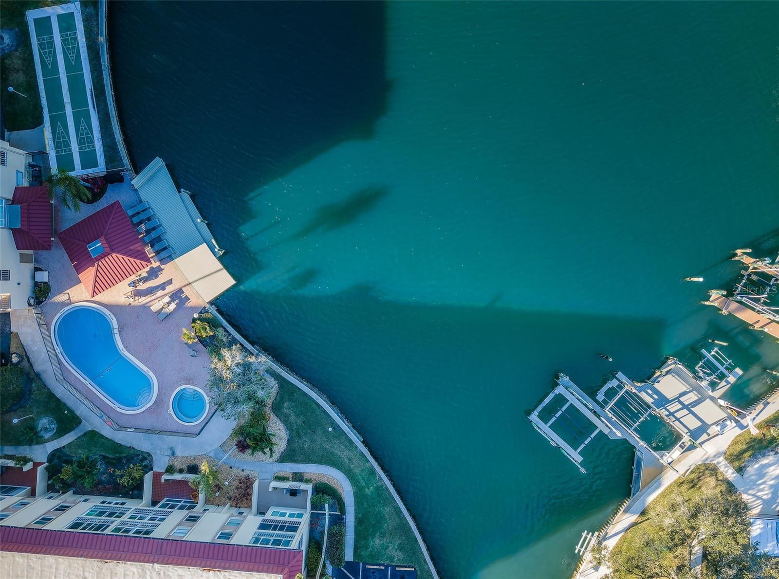 ISLANDER THE CONDO - Residential Lease