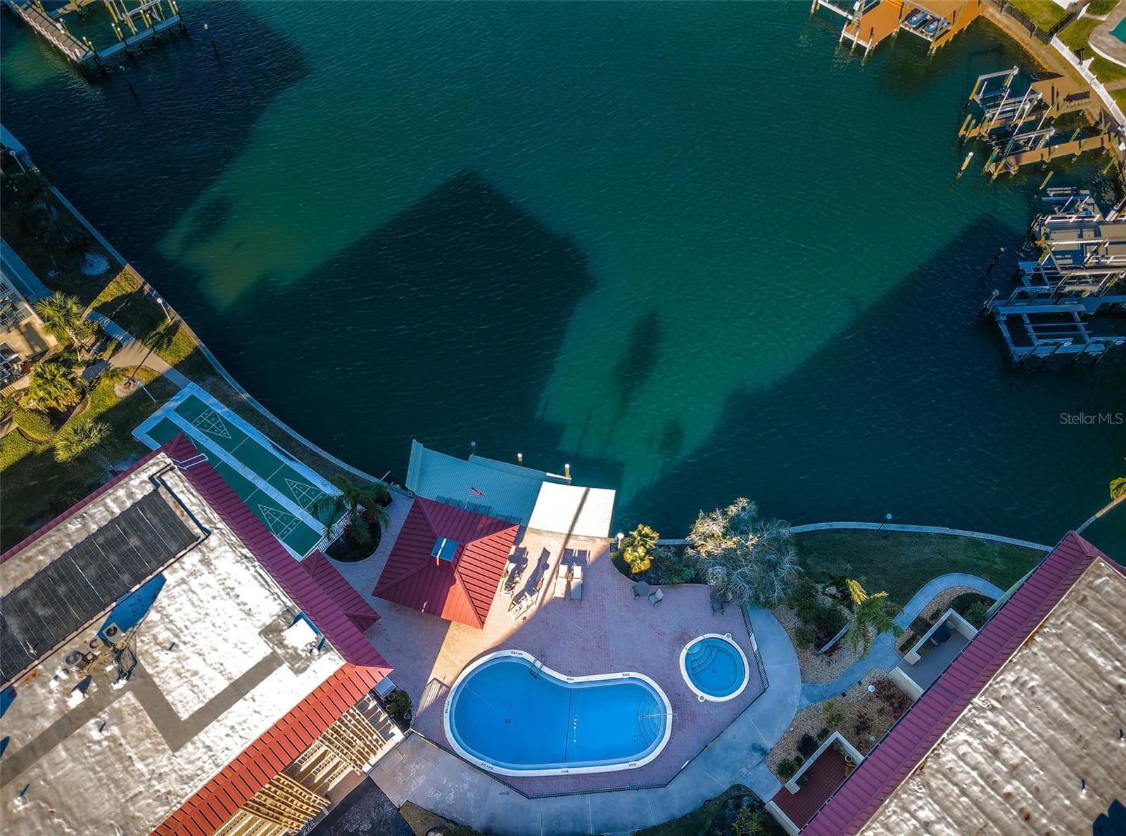 ISLANDER THE CONDO - Residential Lease