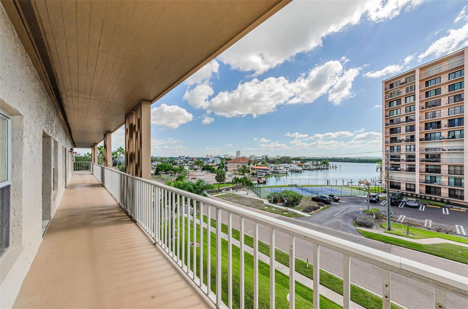 ISLANDER THE CONDO - Residential Lease