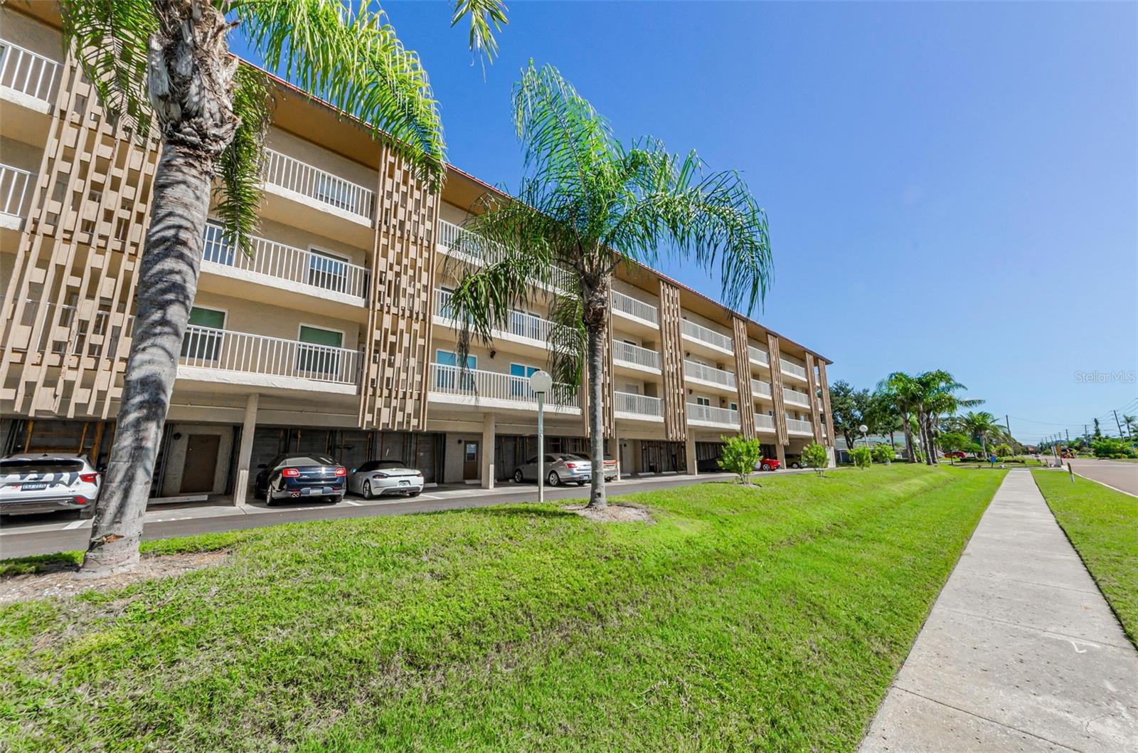 ISLANDER THE CONDO - Residential Lease