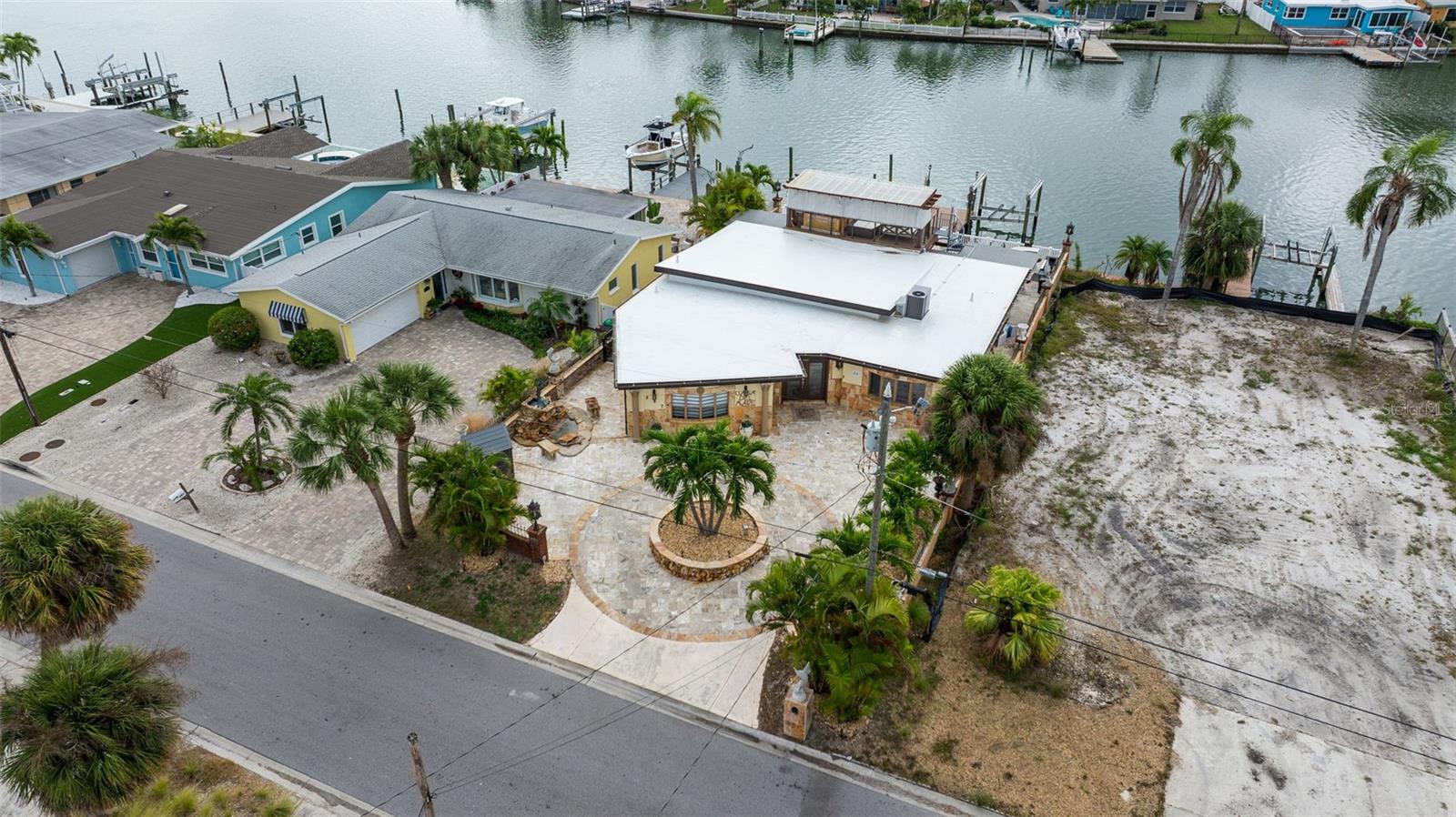 LA HACIENDA 1ST ADD - Residential