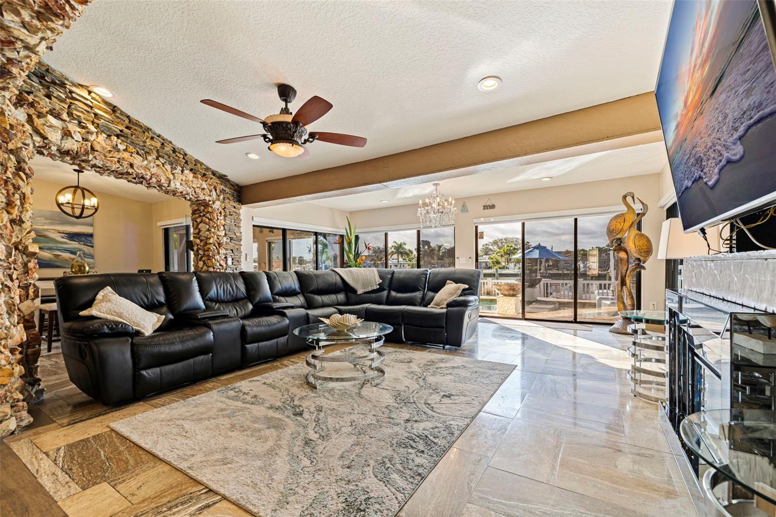 LA HACIENDA 1ST ADD - Residential