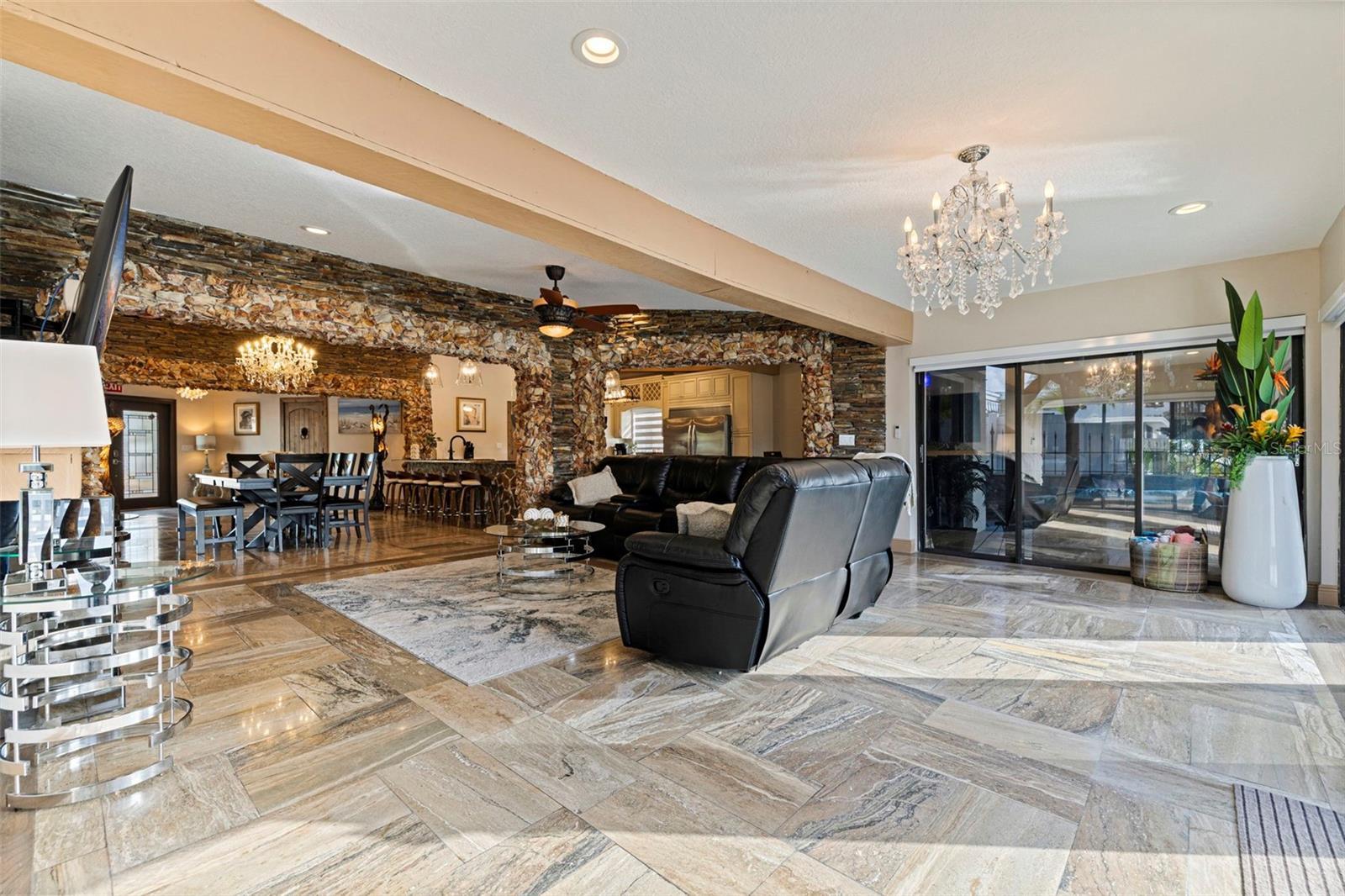 LA HACIENDA 1ST ADD - Residential