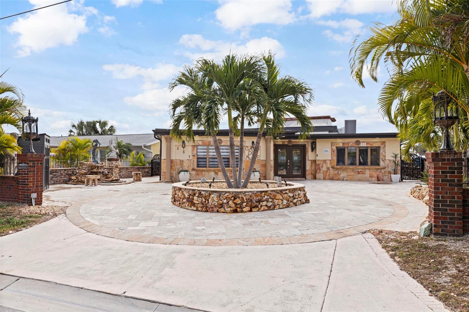 LA HACIENDA 1ST ADD - Residential