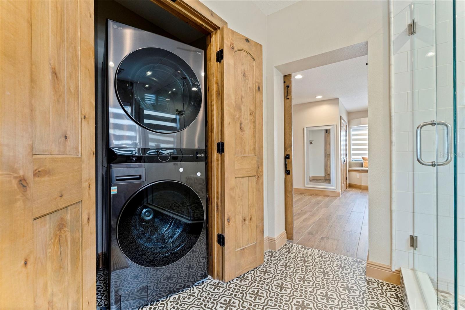 LA HACIENDA 1ST ADD - Residential