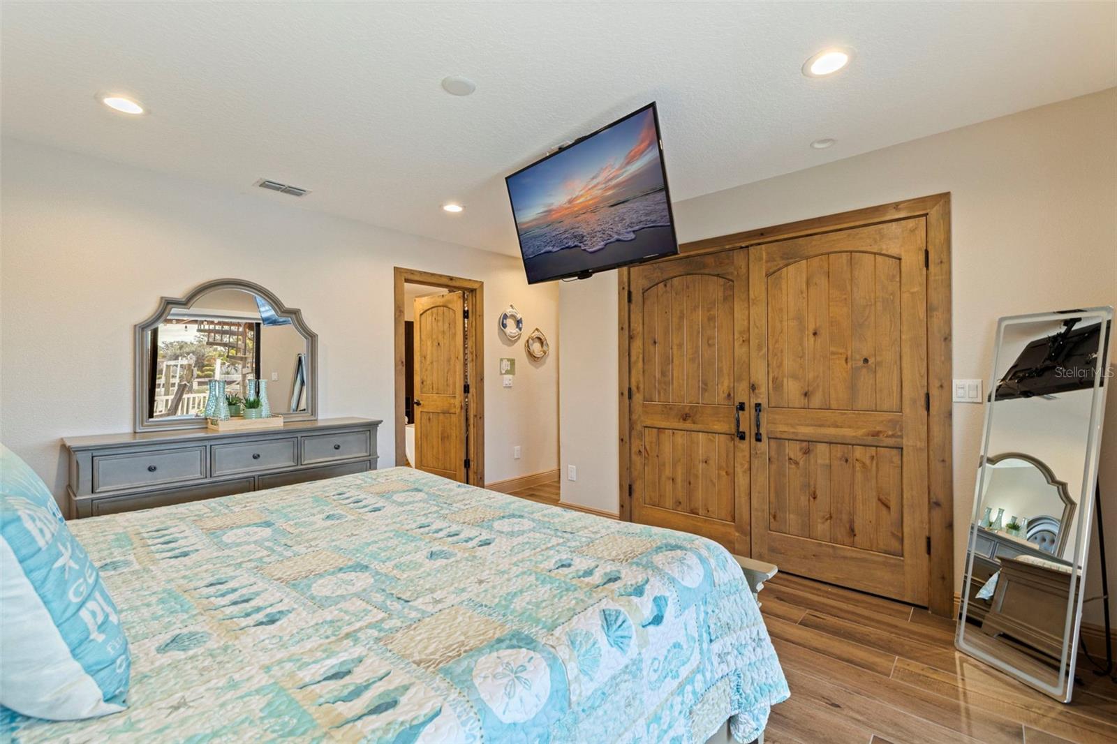 LA HACIENDA 1ST ADD - Residential