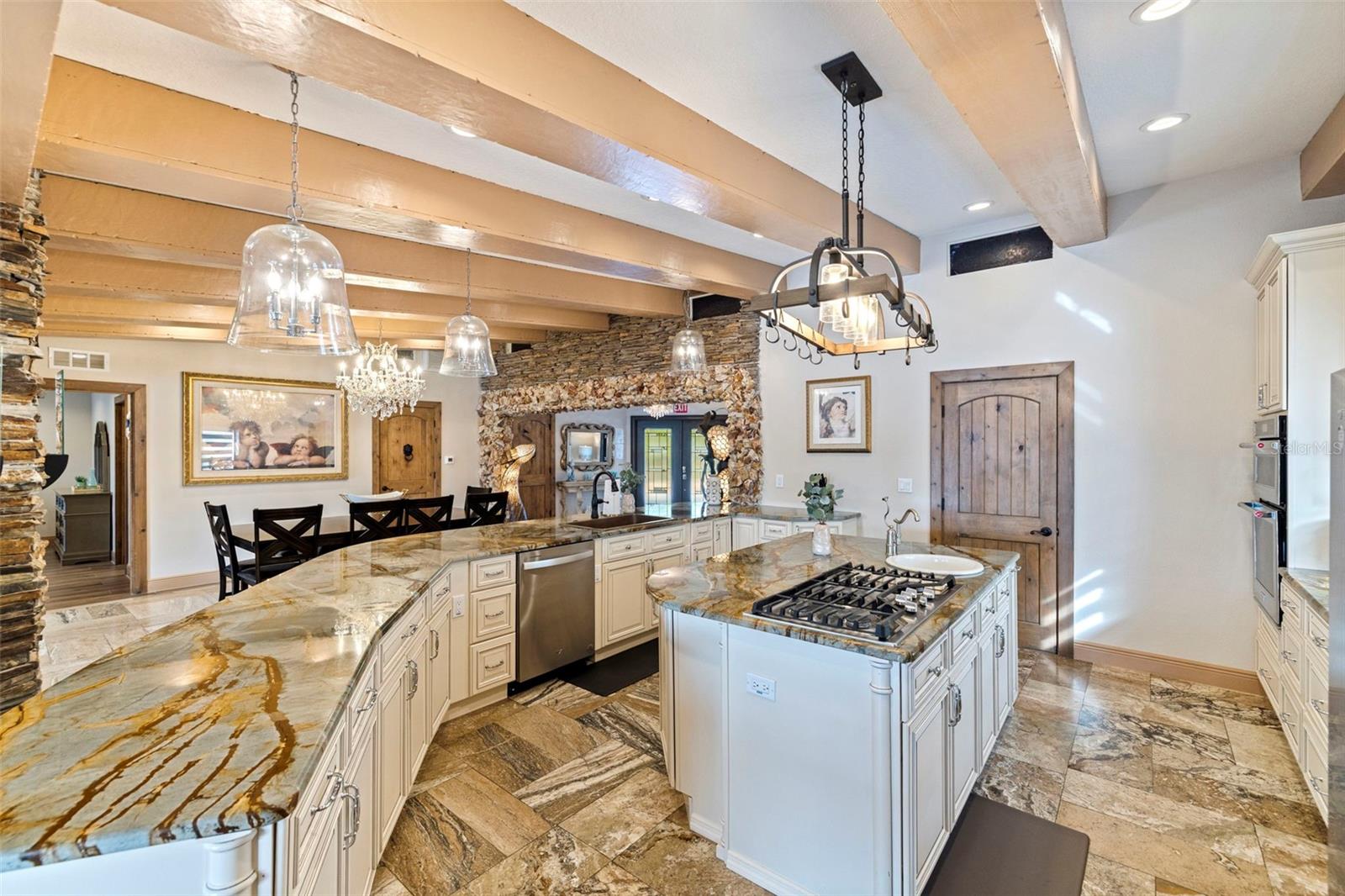 LA HACIENDA 1ST ADD - Residential