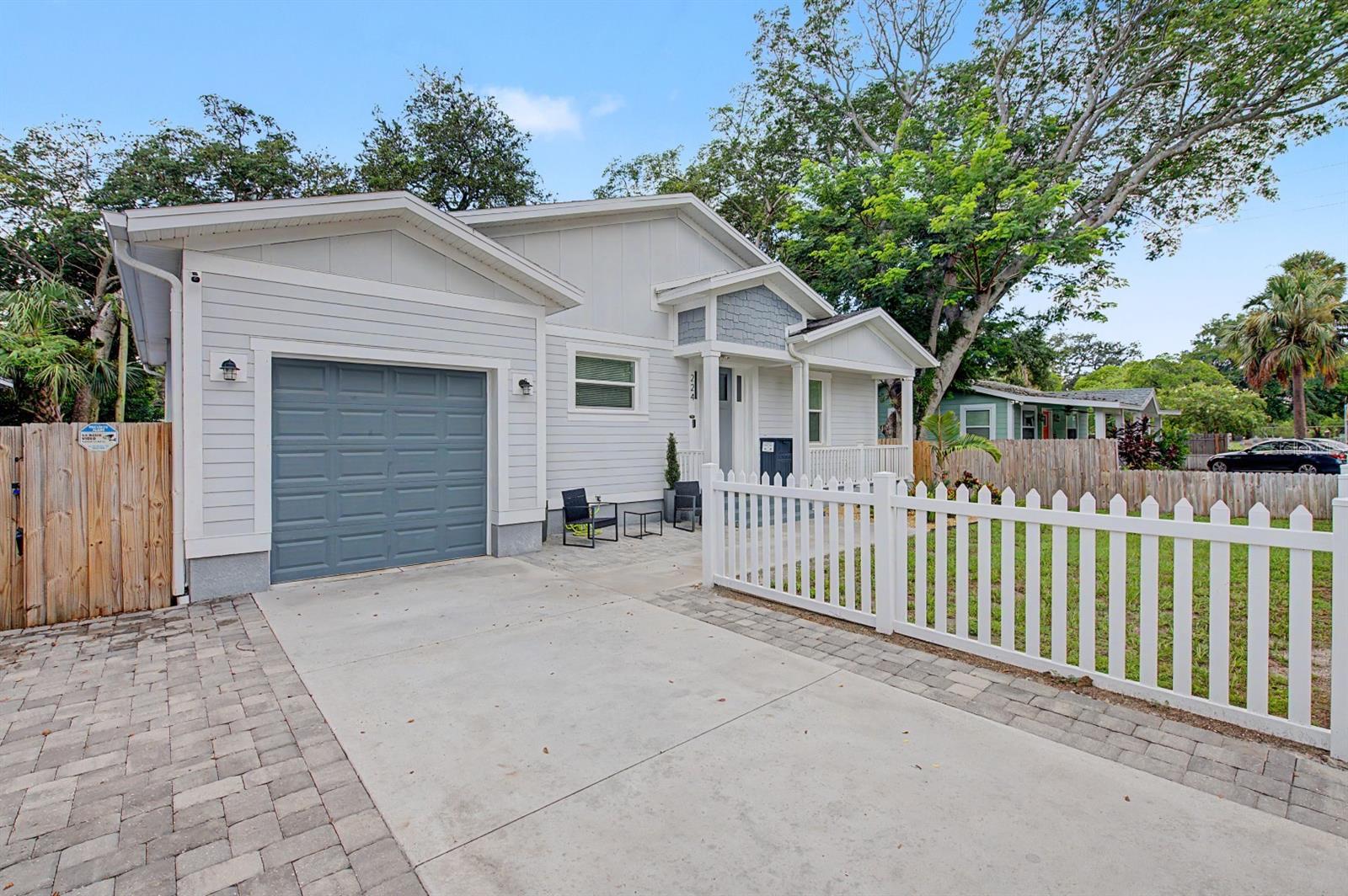 224 W EMILY STREET