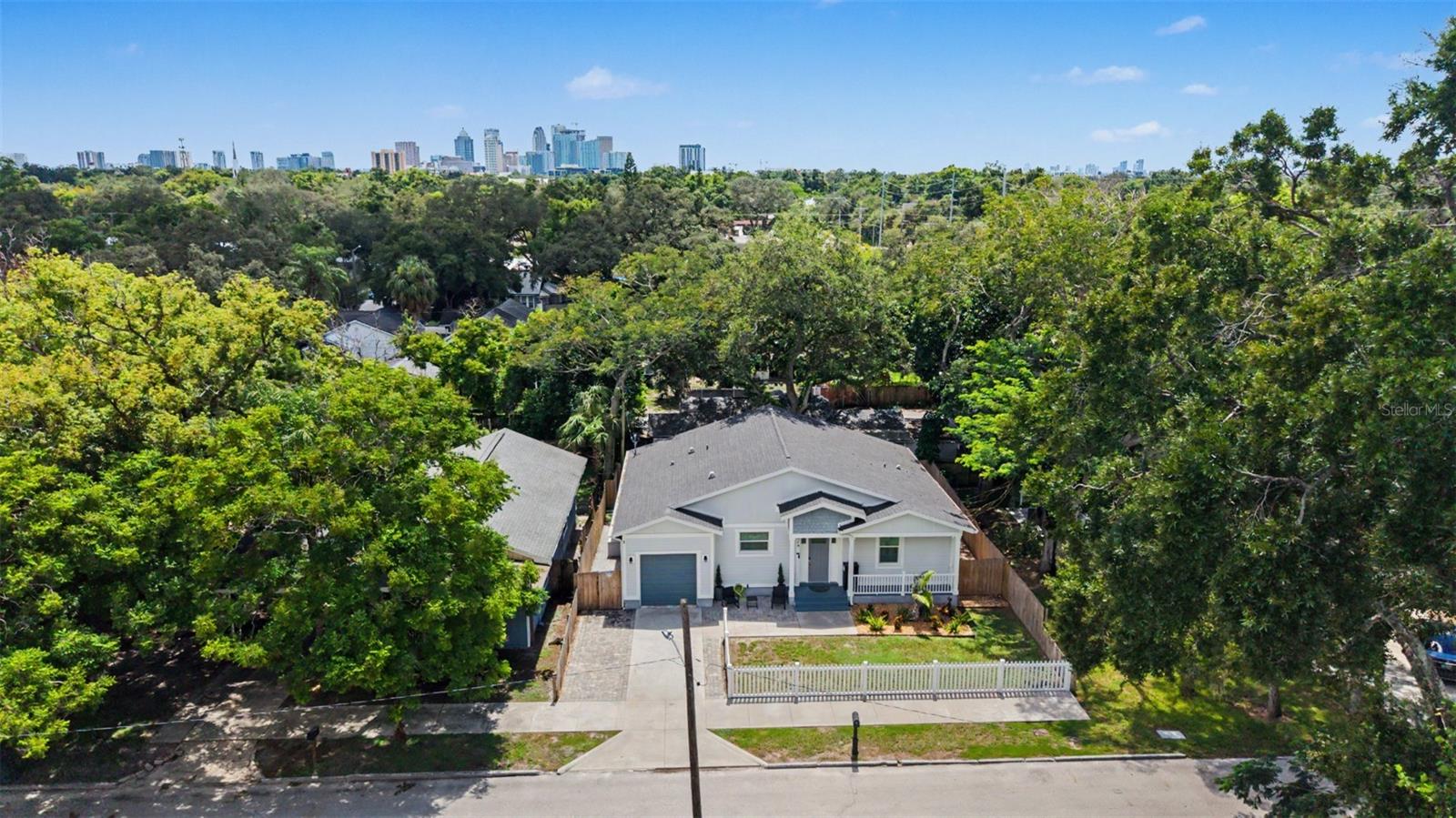 224 W EMILY STREET