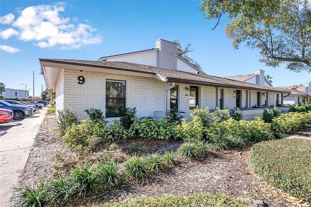 Photo of 2990 Plaza Terrace Drive #2990, Orlando, FL 32803 (MLS # O6383596)