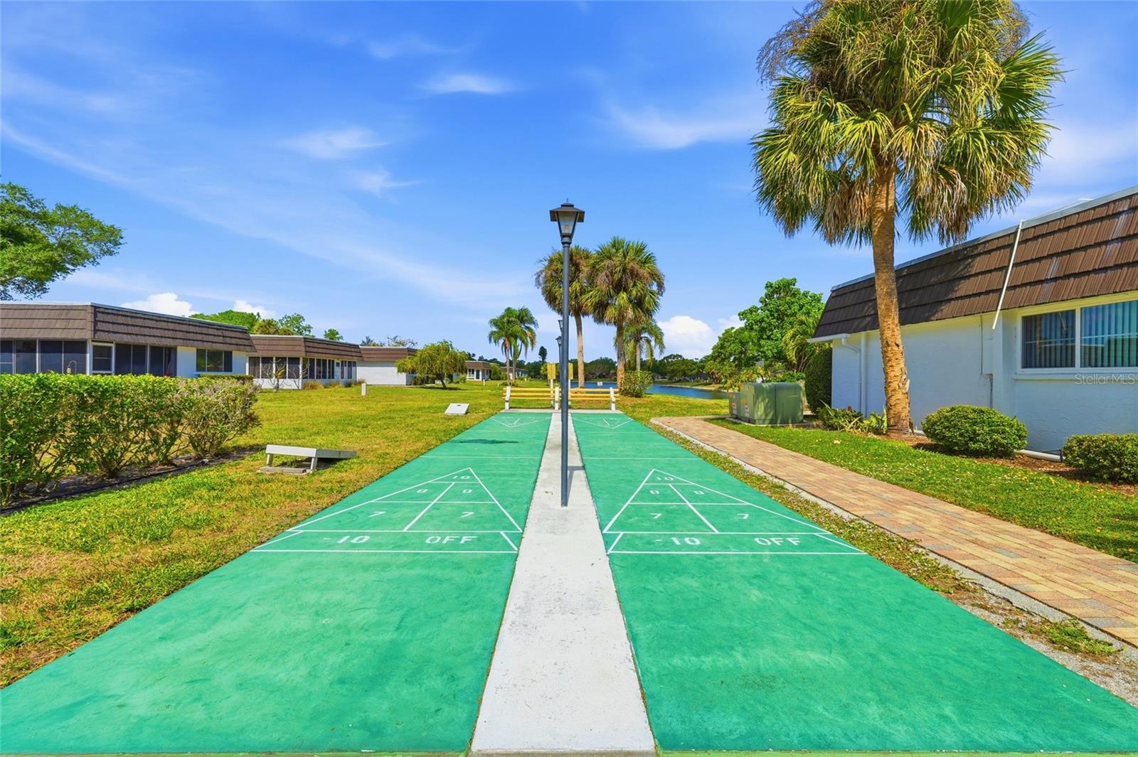 GLEN OAKS RIDGE VILLAS 1 - Residential