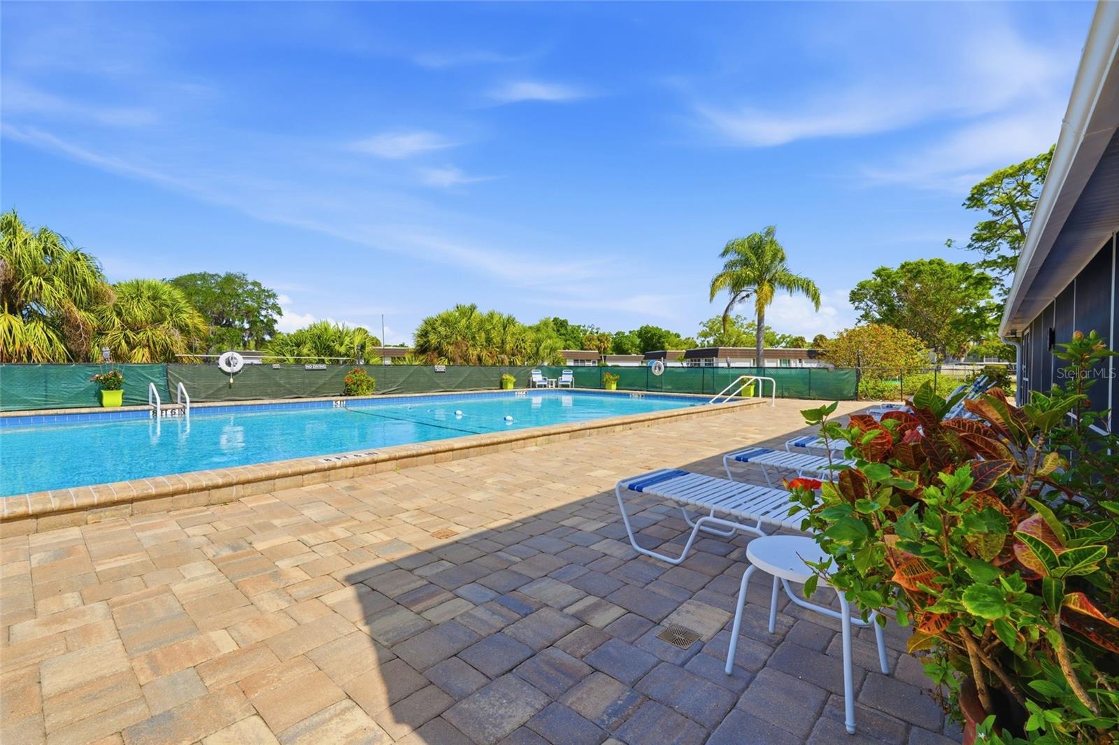 GLEN OAKS RIDGE VILLAS 1 - Residential