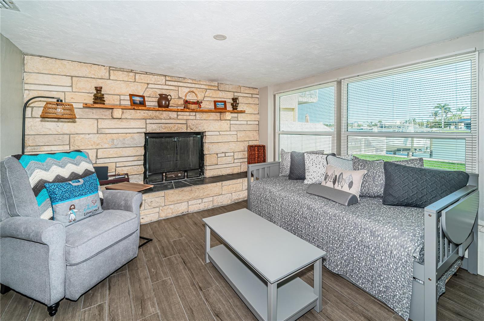 SOUTH CSWY ISLE YACHT CLUB 3RD ADD - Residential