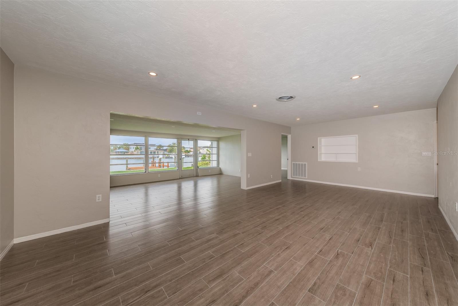 SOUTH CSWY ISLE YACHT CLUB 3RD ADD - Residential