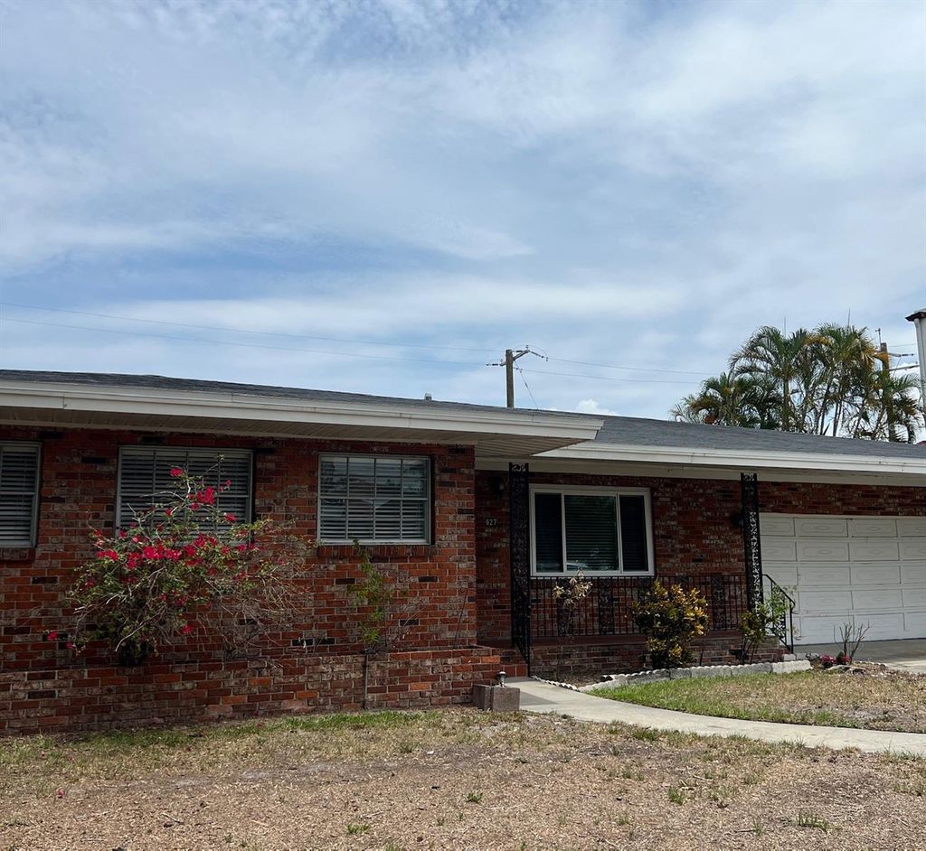 Photo of 627 E Davis Boulevard, Tampa, FL 33606 (MLS # TB8382015)