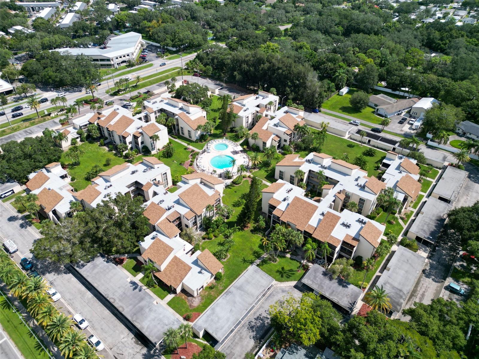 CHATEAU BELLEAIR CONDO - Residential
