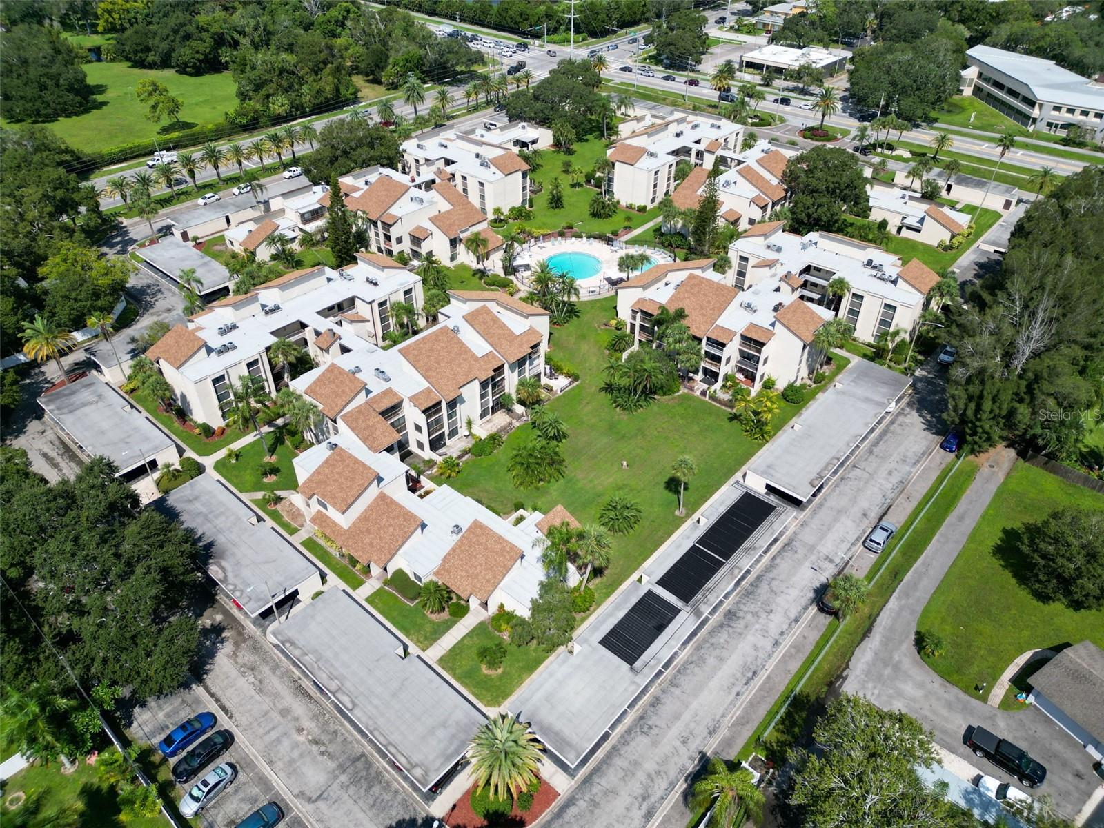 CHATEAU BELLEAIR CONDO - Residential