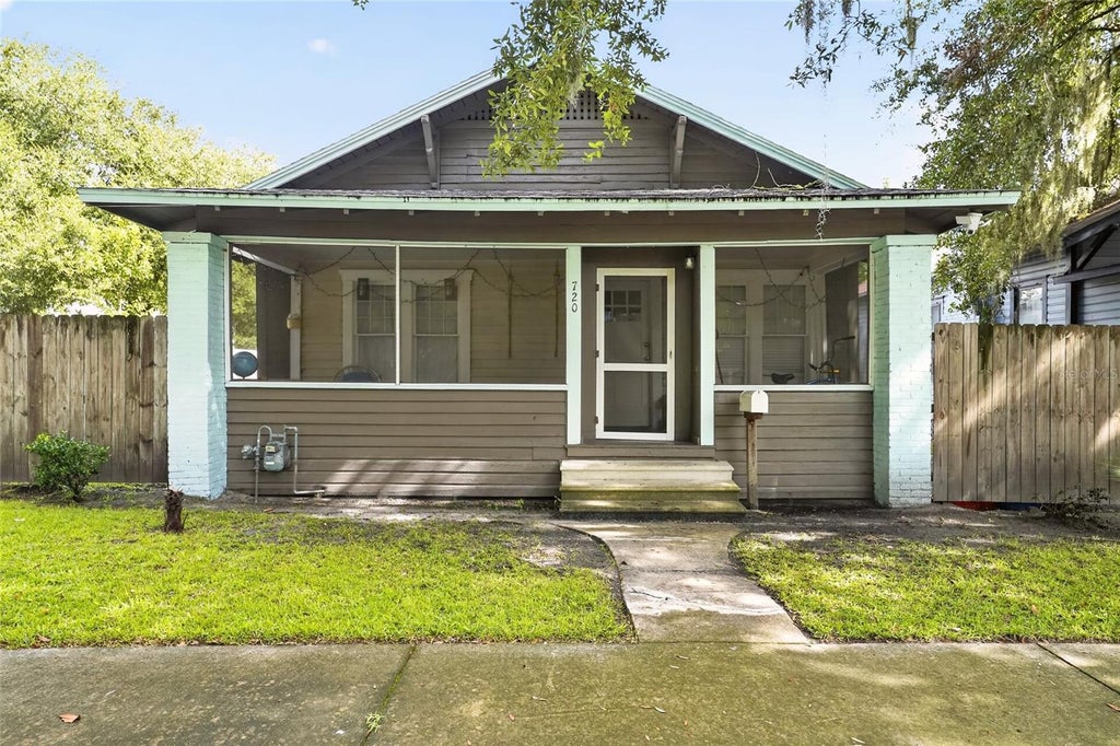 Photo of 720 NW 2nd Avenue, Gainesville, FL 32601 (MLS # GC543218)