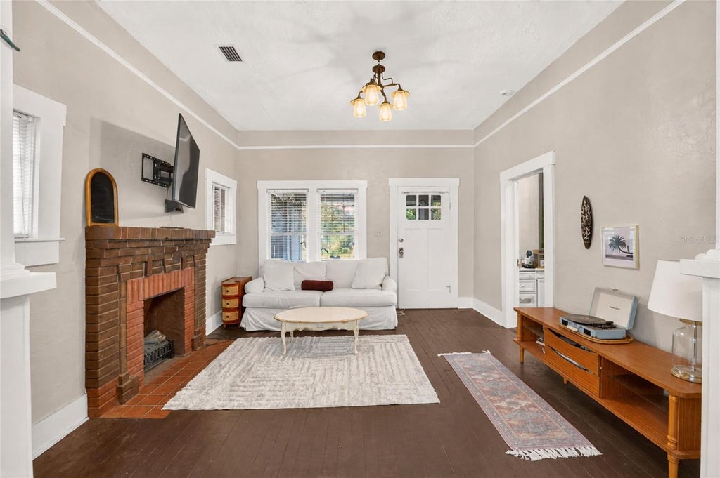 Photo of 720 NW 2nd Avenue, Gainesville, FL 32601 (MLS # GC543218)