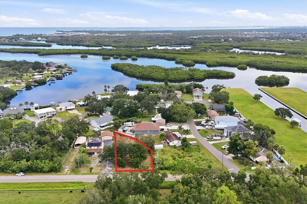 Photo of 2607 Gulf City Road, Ruskin, FL 33570 (MLS # A4708092)