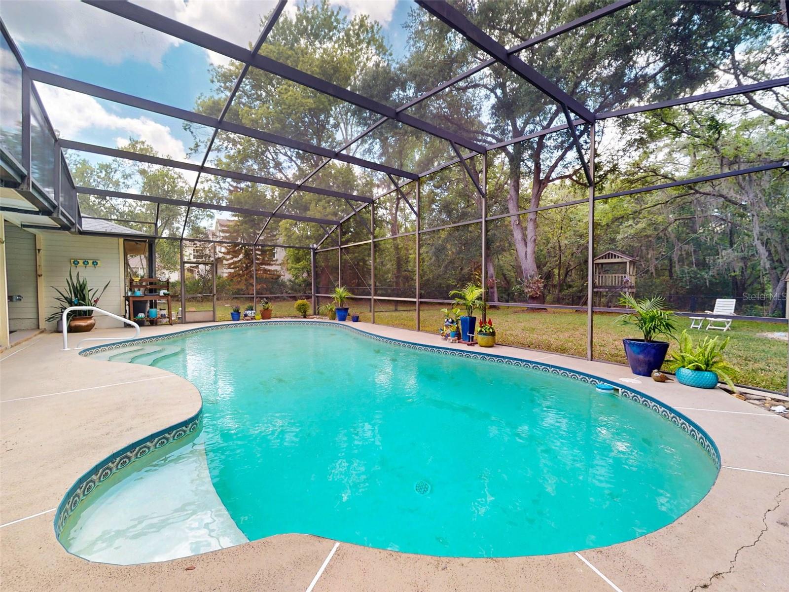 616 MOURNING DOVE CIRCLE