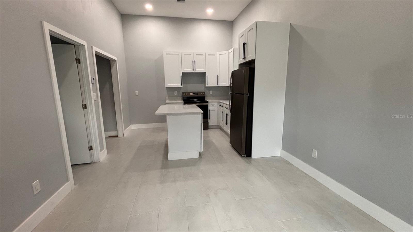 ARDMORE MANOR - Residential Income