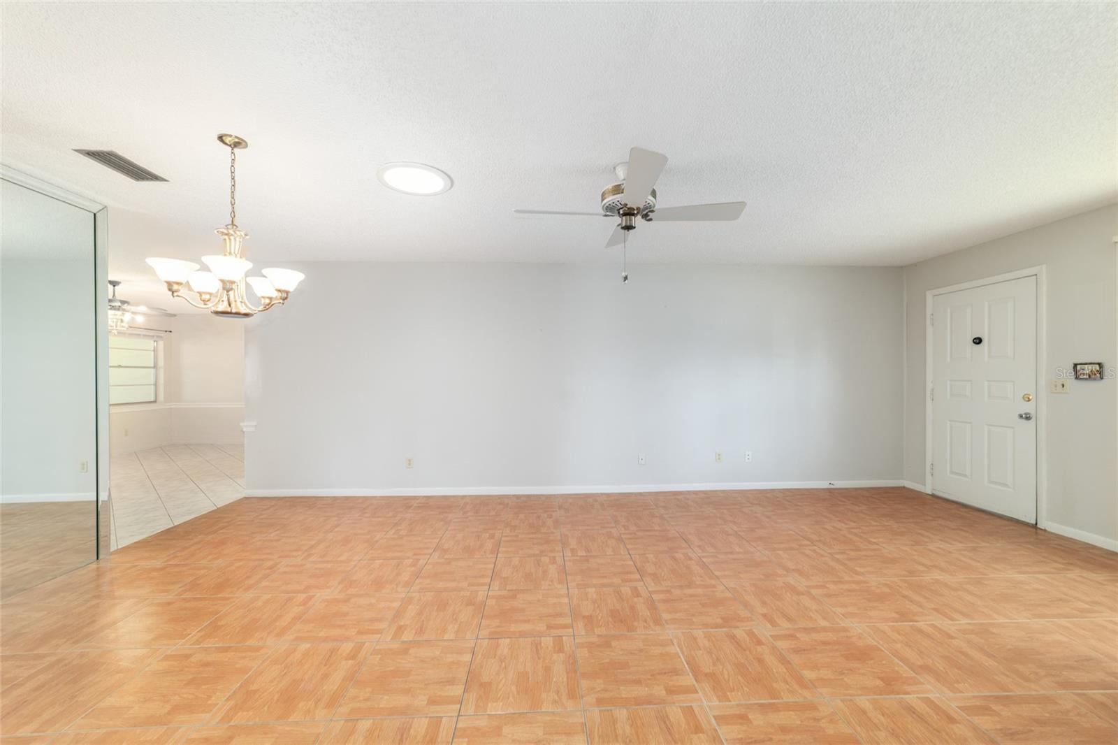 ON TOP OF THE WORLD - Residential