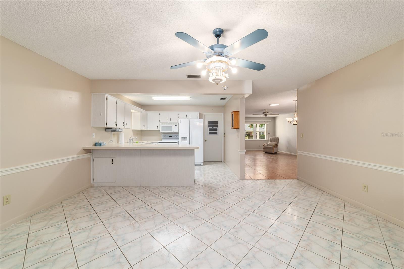 ON TOP OF THE WORLD - Residential