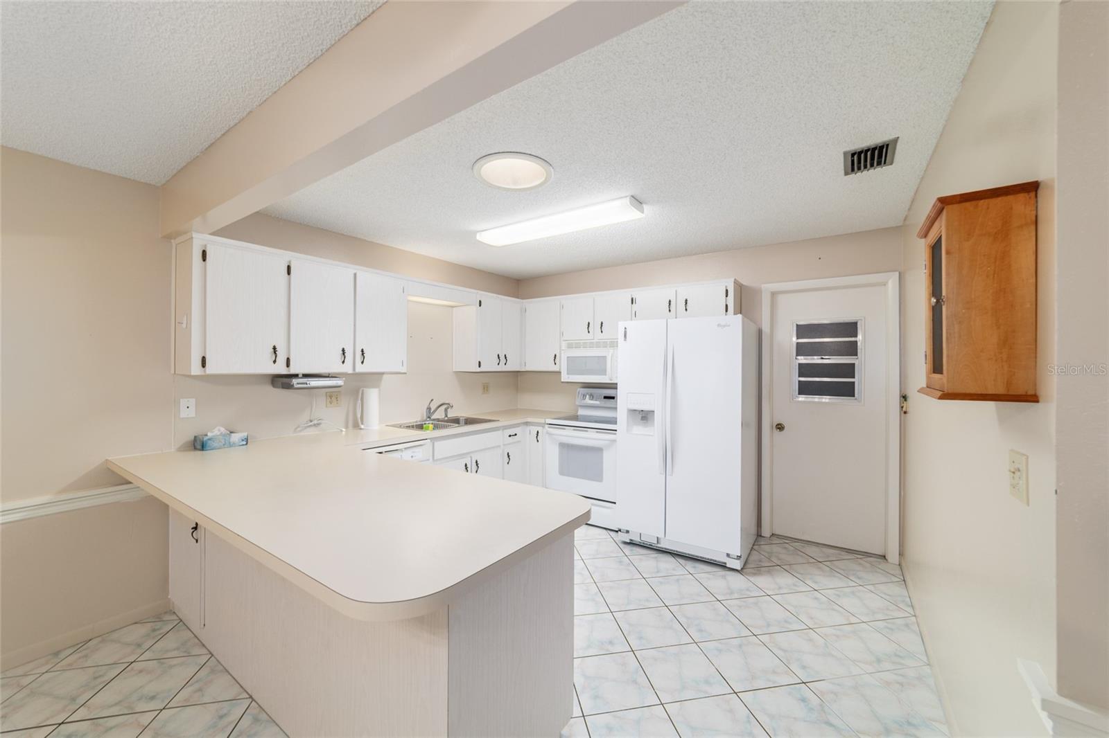 ON TOP OF THE WORLD - Residential