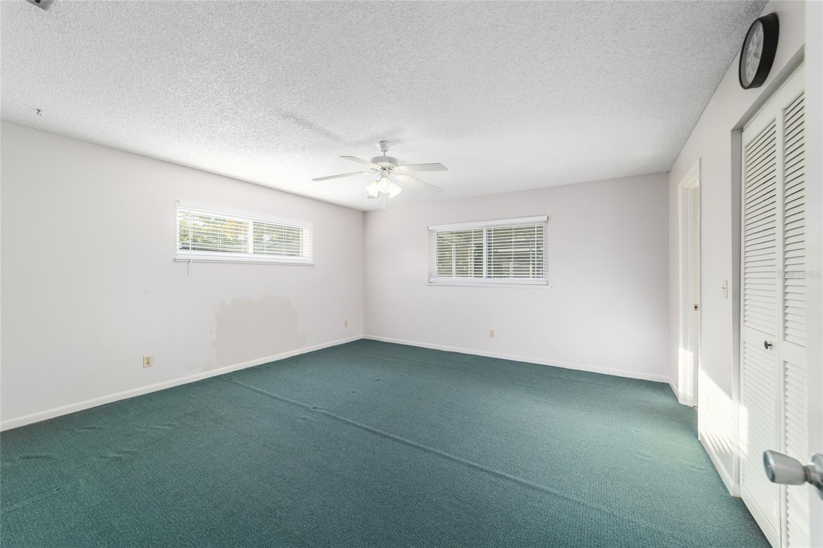 ON TOP OF THE WORLD - Residential