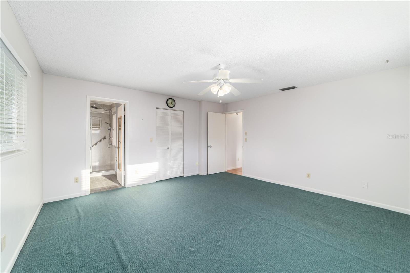 ON TOP OF THE WORLD - Residential