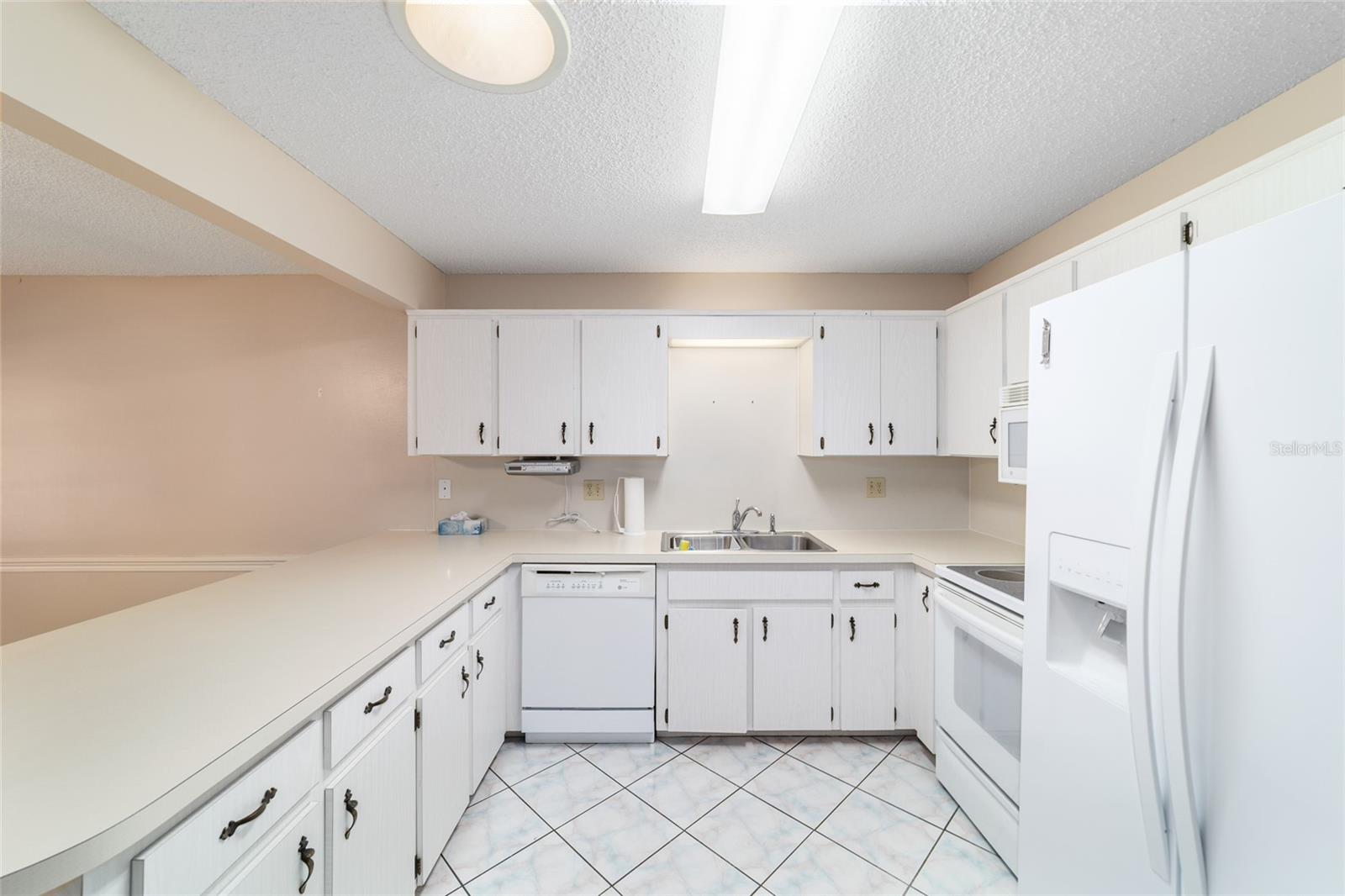 ON TOP OF THE WORLD - Residential