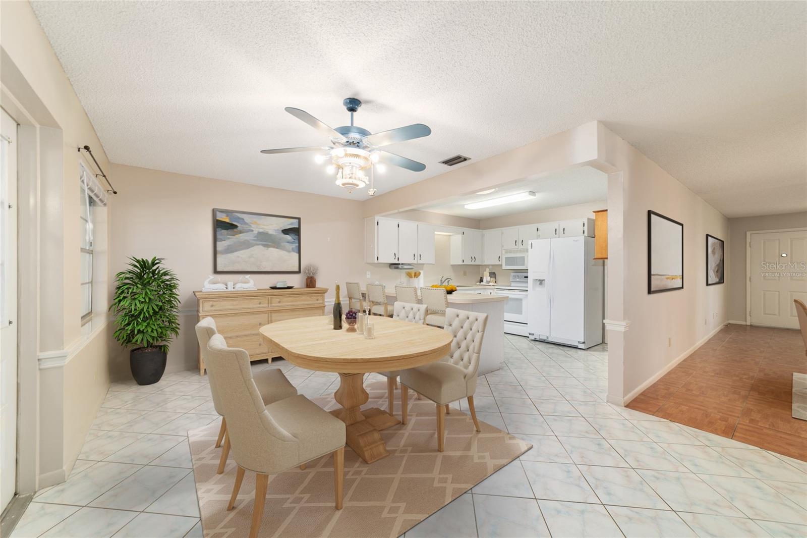 ON TOP OF THE WORLD - Residential