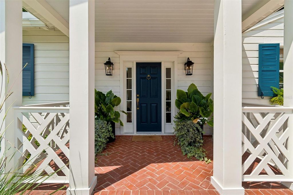 Photo of 815 W Kentucky Avenue, Tampa, FL 33603 (MLS # TB8497931)