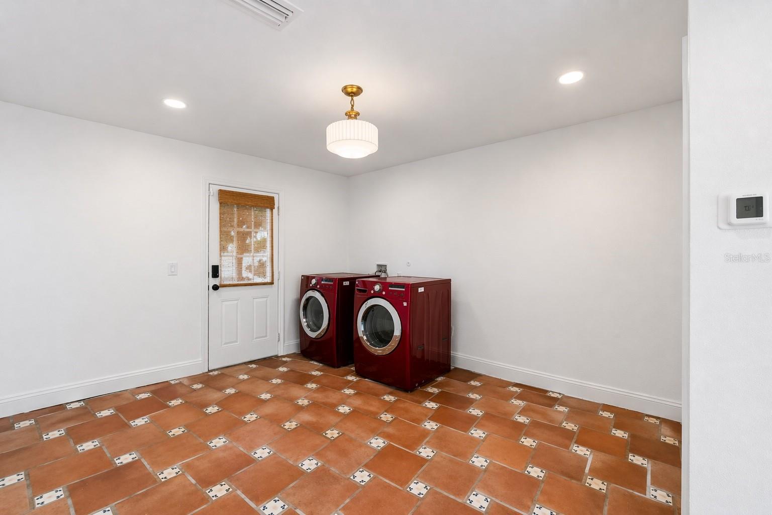 RIVERSIDE NORTH - Residential