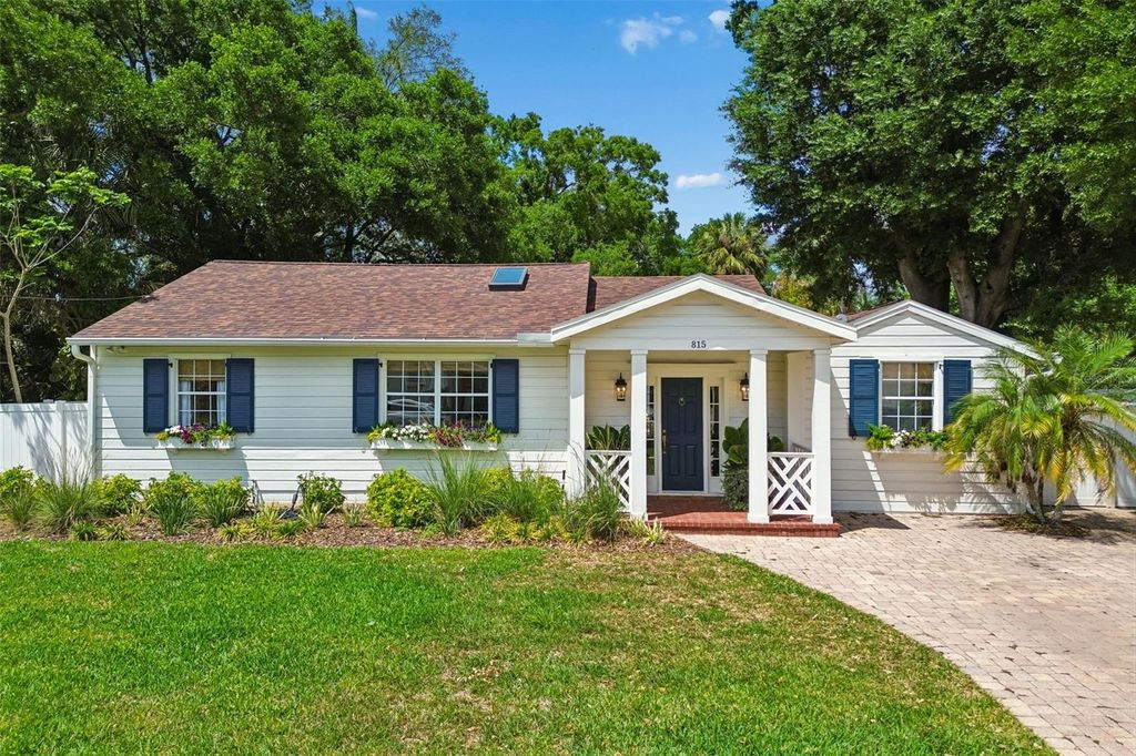 Photo of 815 W Kentucky Avenue, Tampa, FL 33603 (MLS # TB8497931)