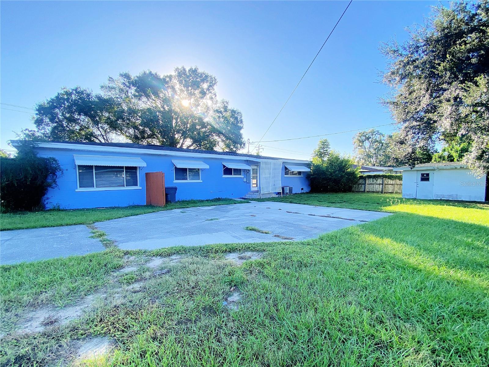 RIDGE MANOR 02 UN - Residential Lease